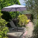 La Magnanerie De Camias Bed & Breakfast 4*