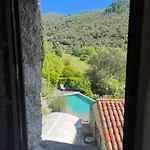 La Magnanerie De Camias Bed & Breakfast