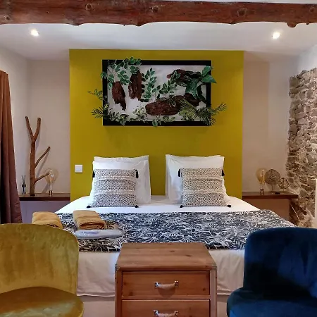 La Magnanerie De Camias Bed & Breakfast 4*