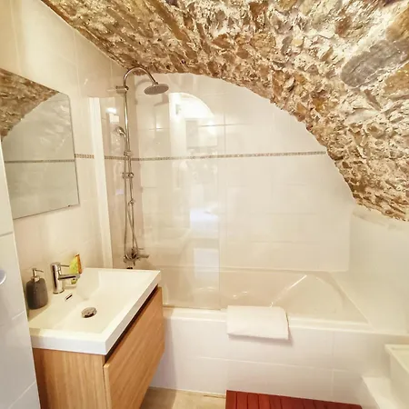 Bed & Breakfast La Magnanerie De Camias 4*