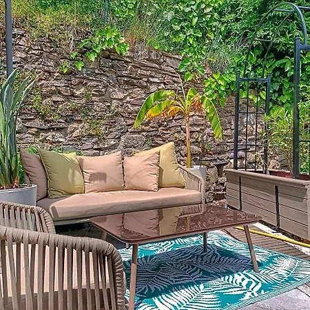 La Magnanerie De Camias Bed & Breakfast