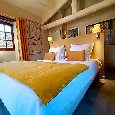 La Magnanerie De Camias Bed & Breakfast